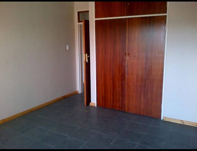 2 BEDROOM APARTMENT FOR SALE IN VANDERBIJLPARK CW 3